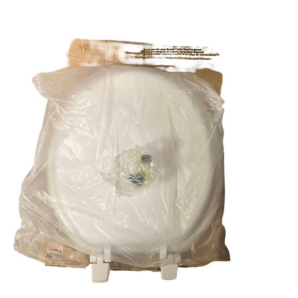 NWOT Bemis Round Enameled Wood Toilet Seat White - Picture 8 of 9